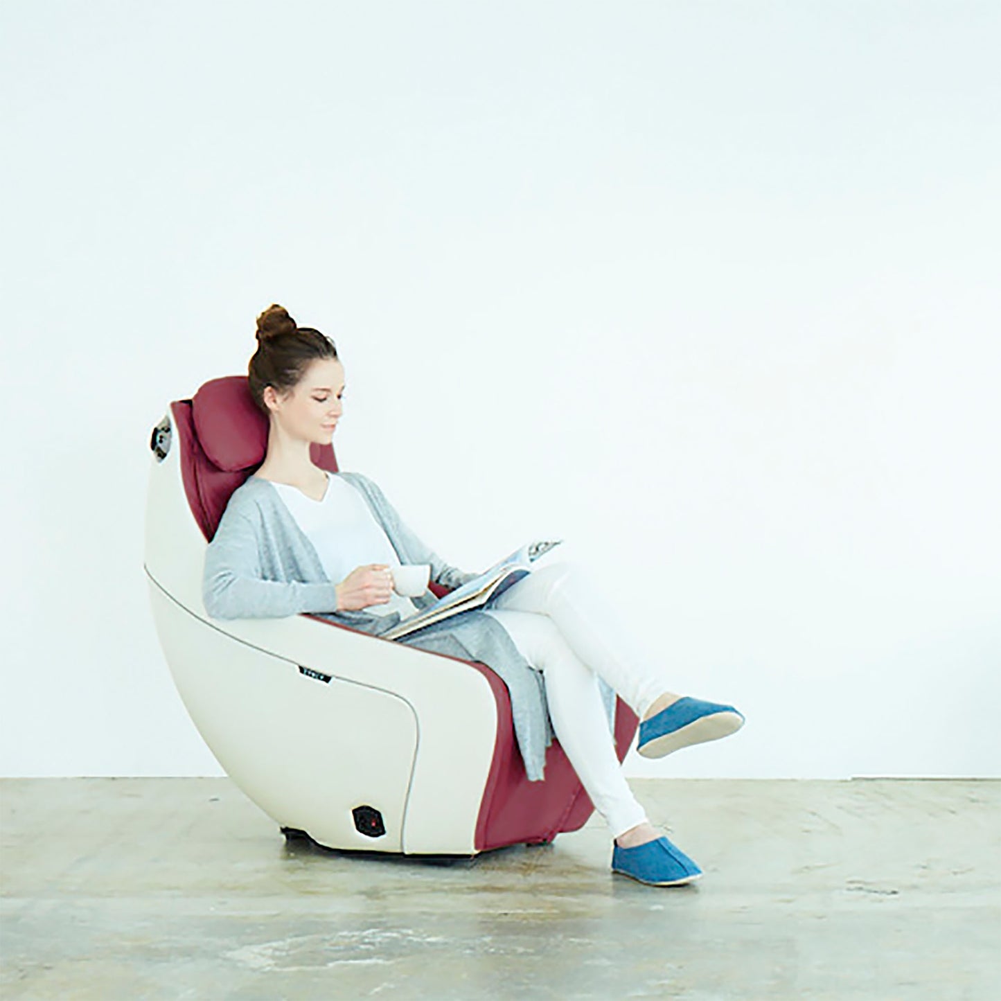 Synca CirC - Premium SL Track Heated Massage Chair