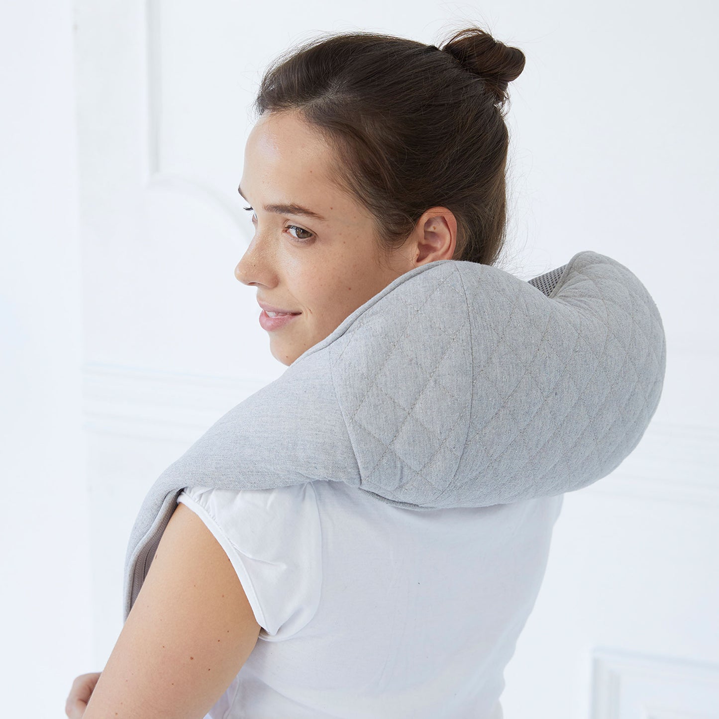 Synca Wellness - Quzy - Premium Wireless Neck and Shoulder Massager