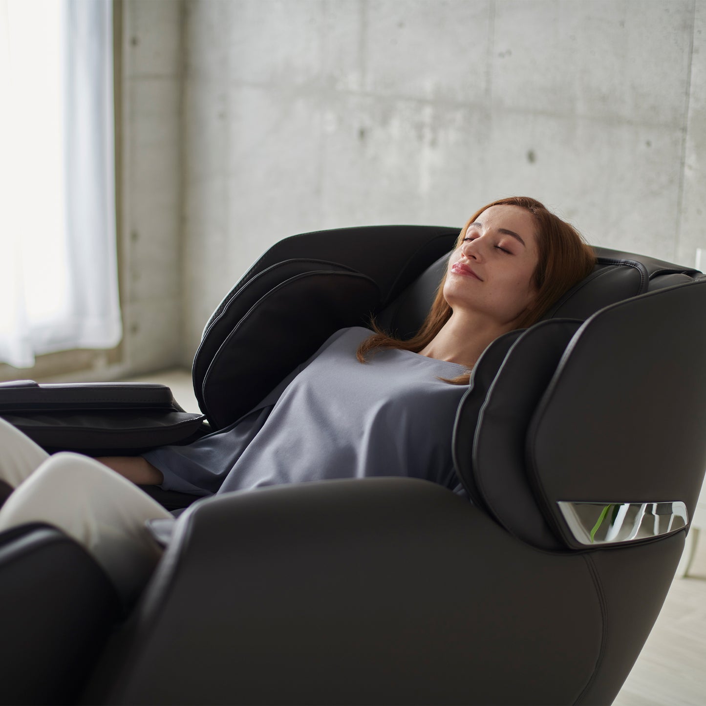 Hisho - SL Track Heated Deluxe Zero Gravity Massage Chair